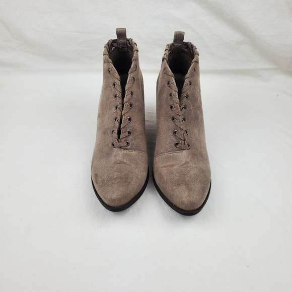 Coconuts by matisse Bamba grey point toe ankle heel bootie - Picture 7 of 13